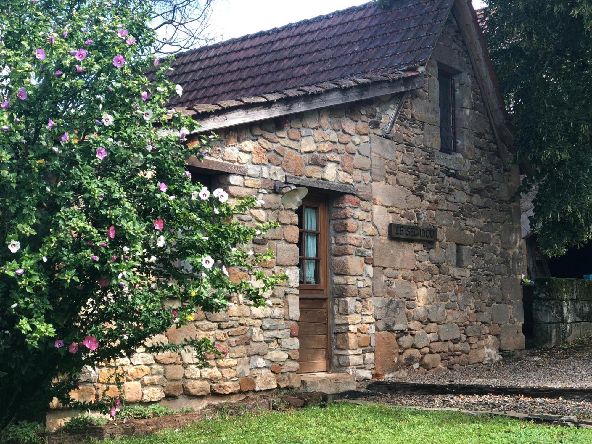 Gites Des Ecuries De Saint Maurice Lacapelle-Marival Buitenkant foto